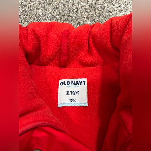 Old Navy Women’s Red Puffer Vest XL - Picture 3 of 3